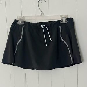 SWEATY BETTY M dark gray tennis skirt